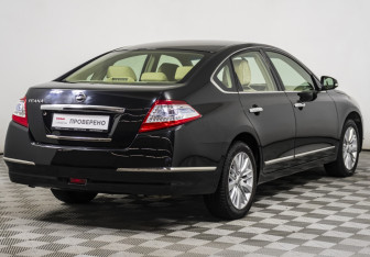 Подержанный автомобиль Nissan Teana 2011 года (5 фото)