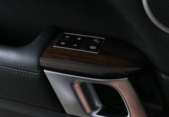 Подержанный автомобиль Land Rover Range Rover 2014 года (21 фото)