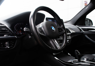 Подержанный автомобиль BMW X3 2021 года (9 фото)