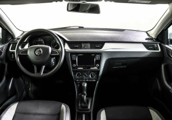 Подержанный автомобиль Skoda Rapid Liftback 2019 года (8 фото)