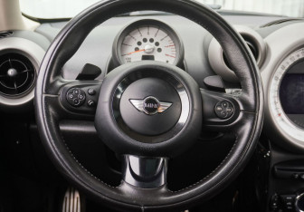 Подержанный автомобиль MINI Countryman 2011 года (15 фото)