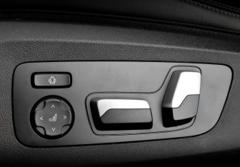 Подержанный автомобиль BMW X6 2023 года (20 фото)