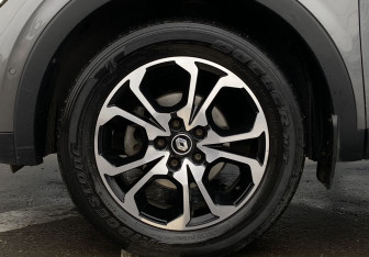 Подержанный автомобиль Renault Arkana 2019 года (9 фото)