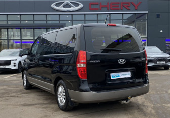 Подержанный автомобиль Hyundai H-1 2016 года (6 фото)