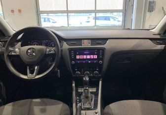 Подержанный автомобиль Skoda Octavia Liftback 2020 года (11 фото)