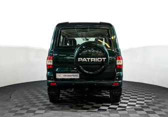 Подержанный автомобиль УАЗ Patriot 2016 года (6 фото)