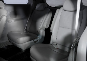 Подержанный автомобиль Kia Carnival 2018 года (16 фото)