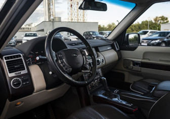 Подержанный автомобиль Land Rover Range Rover 2009 года (9 фото)