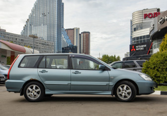 Подержанный автомобиль Mitsubishi Lancer Wagon 2007 года (3 фото)