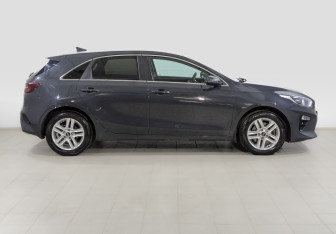 Подержанный автомобиль Kia Ceed Hatchback 2021 года (4 фото)