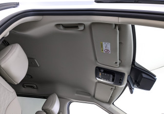 Подержанный автомобиль Kia Carnival 2021 года (23 фото)