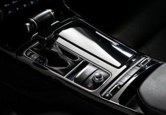 Подержанный автомобиль Kia Stinger 2019 года (16 фото)