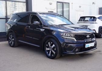 Подержанный автомобиль Kia Sorento 2021 года (3 фото)