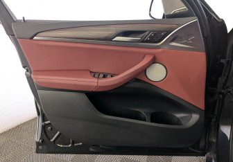 Подержанный автомобиль BMW X3 2024 года (19 фото)