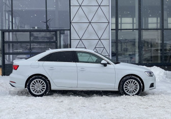 Подержанный автомобиль Audi A3 Sedan 2017 года (4 фото)