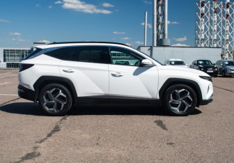 Подержанный автомобиль Hyundai Tucson 2022 года (4 фото)