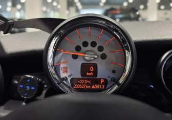 Подержанный автомобиль MINI Clubman Hatchback 2008 года (15 фото)