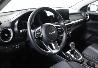 Подержанный автомобиль Kia Cerato Sedan 2021 года (7 фото)