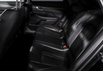 Подержанный автомобиль Hyundai Sonata 2022 года (10 фото)