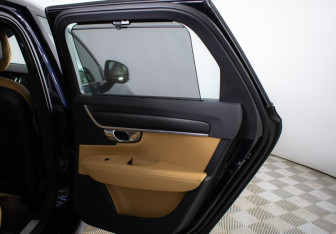 Подержанный автомобиль Volvo V90 Cross Country 2017 года (18 фото)