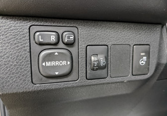 Подержанный автомобиль Toyota RAV4 2016 года (27 фото)
