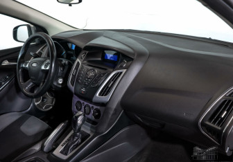 Подержанный автомобиль Ford Focus Sedan 2012 года (5 фото)