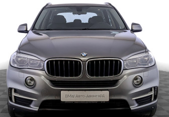 Подержанный автомобиль BMW X5 2016 года (2 фото)