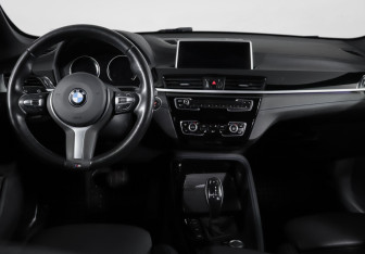 Подержанный автомобиль BMW X1 2020 года (12 фото)
