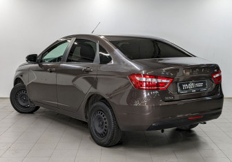 Подержанный автомобиль LADA (ВАЗ) Vesta Sedan 2020 года (7 фото)