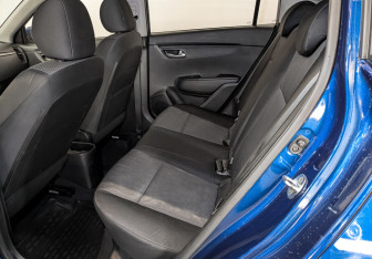 Подержанный автомобиль Kia Rio Hatchback 2021 года (11 фото)