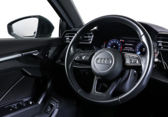 Подержанный автомобиль Audi A3 Hatchback 2021 года (13 фото)