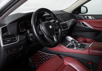 Подержанный автомобиль BMW X6 2019 года (15 фото)
