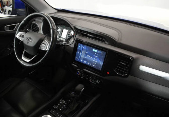 Подержанный автомобиль Chery Tiggo 4 2022 года (10 фото)