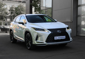 Подержанный автомобиль Lexus RX 2020 года (3 фото)
