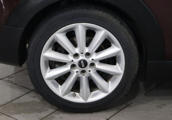 Подержанный автомобиль MINI Clubman Wagon 2016 года (9 фото)