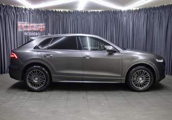Подержанный автомобиль Audi Q8 2020 года (4 фото)
