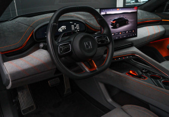 Подержанный автомобиль Zeekr 001 2024 года (20 фото)