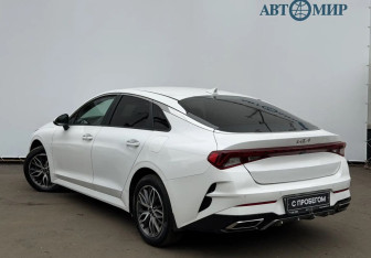 Подержанный автомобиль Kia K5 2021 года (6 фото)