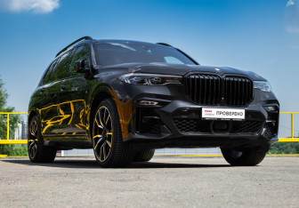 Подержанный автомобиль BMW X7 2021 года (3 фото)