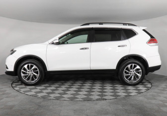 Подержанный автомобиль Nissan X-Trail 2018 года (8 фото)