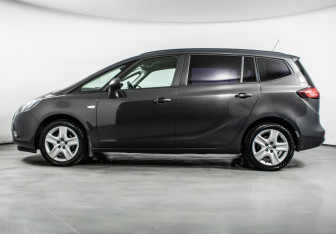 Подержанный автомобиль Opel Zafira Compactvan 2013 года (7 фото)