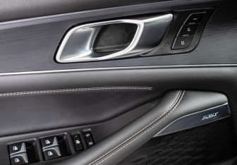 Подержанный автомобиль Changan UNI-K 2023 года (23 фото)