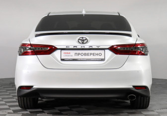 Подержанный автомобиль Toyota Camry Sedan 2019 года (6 фото)