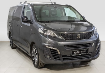 Подержанный автомобиль Peugeot Traveller 2020 года (3 фото)