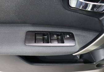 Подержанный автомобиль Nissan Qashqai 2011 года (11 фото)