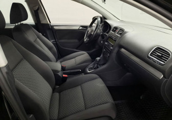 Подержанный автомобиль Volkswagen Golf Hatchback 2011 года (10 фото)