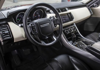 Подержанный автомобиль Land Rover Range Rover Sport 2013 года (16 фото)
