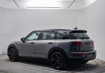 Подержанный автомобиль MINI Clubman Wagon 2021 года (7 фото)