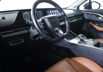 Подержанный автомобиль Omoda C5 2024 года (16 фото)