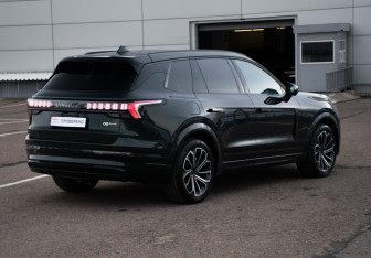 Подержанный автомобиль Lynk&Co 09 2024 года (5 фото)